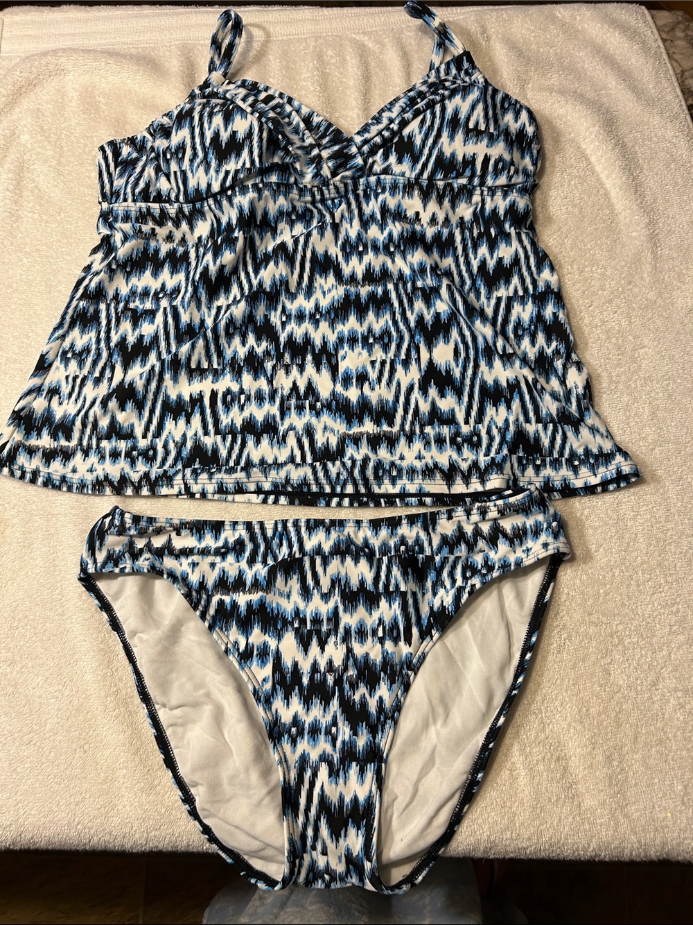 Blue & White Patterned Women's Tankini Swim Set